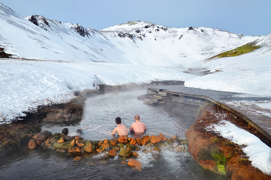 Bathing in the river in winter is very relaxing.